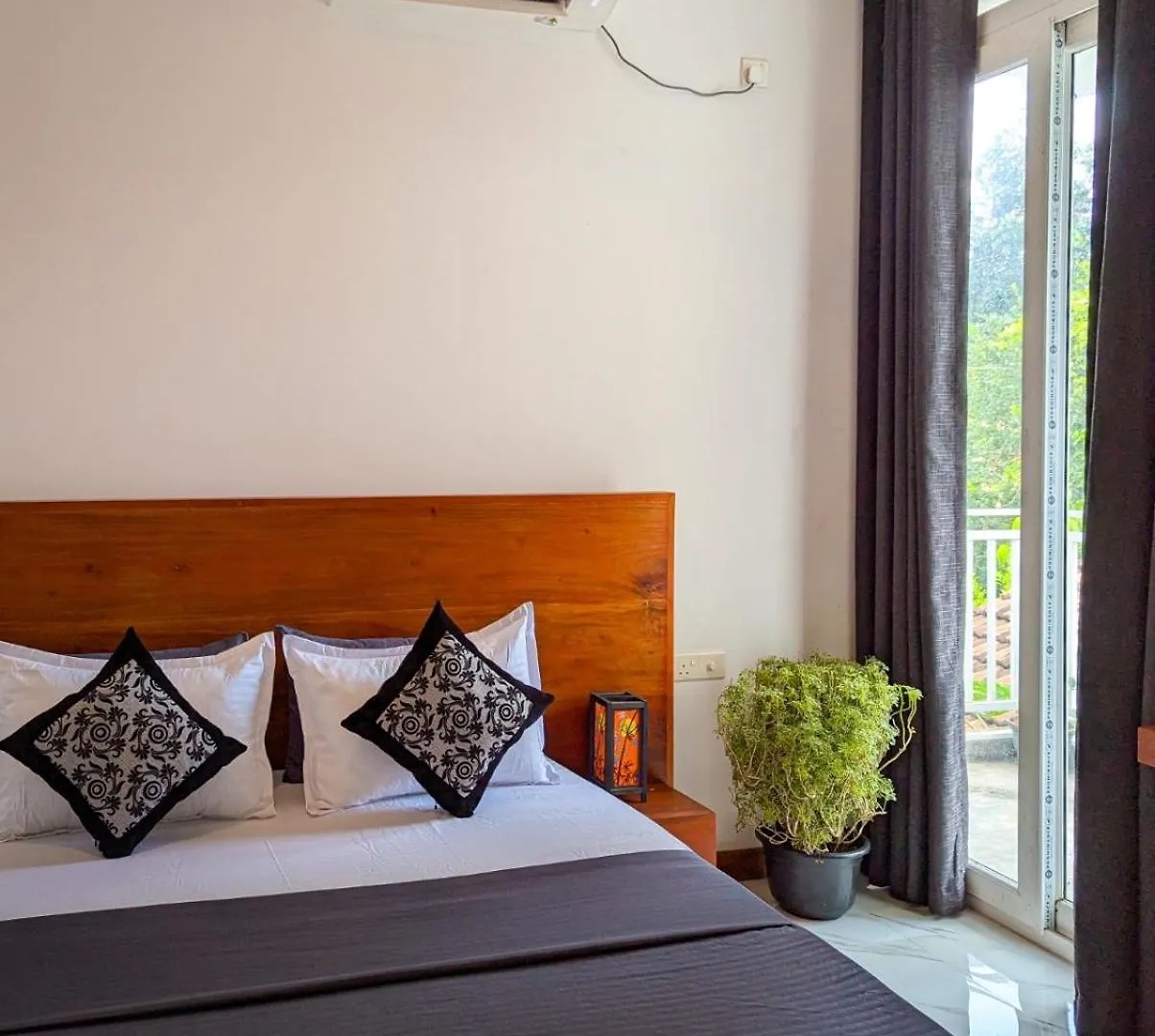 Airport Hotel By Cmb Apartments 尼甘布