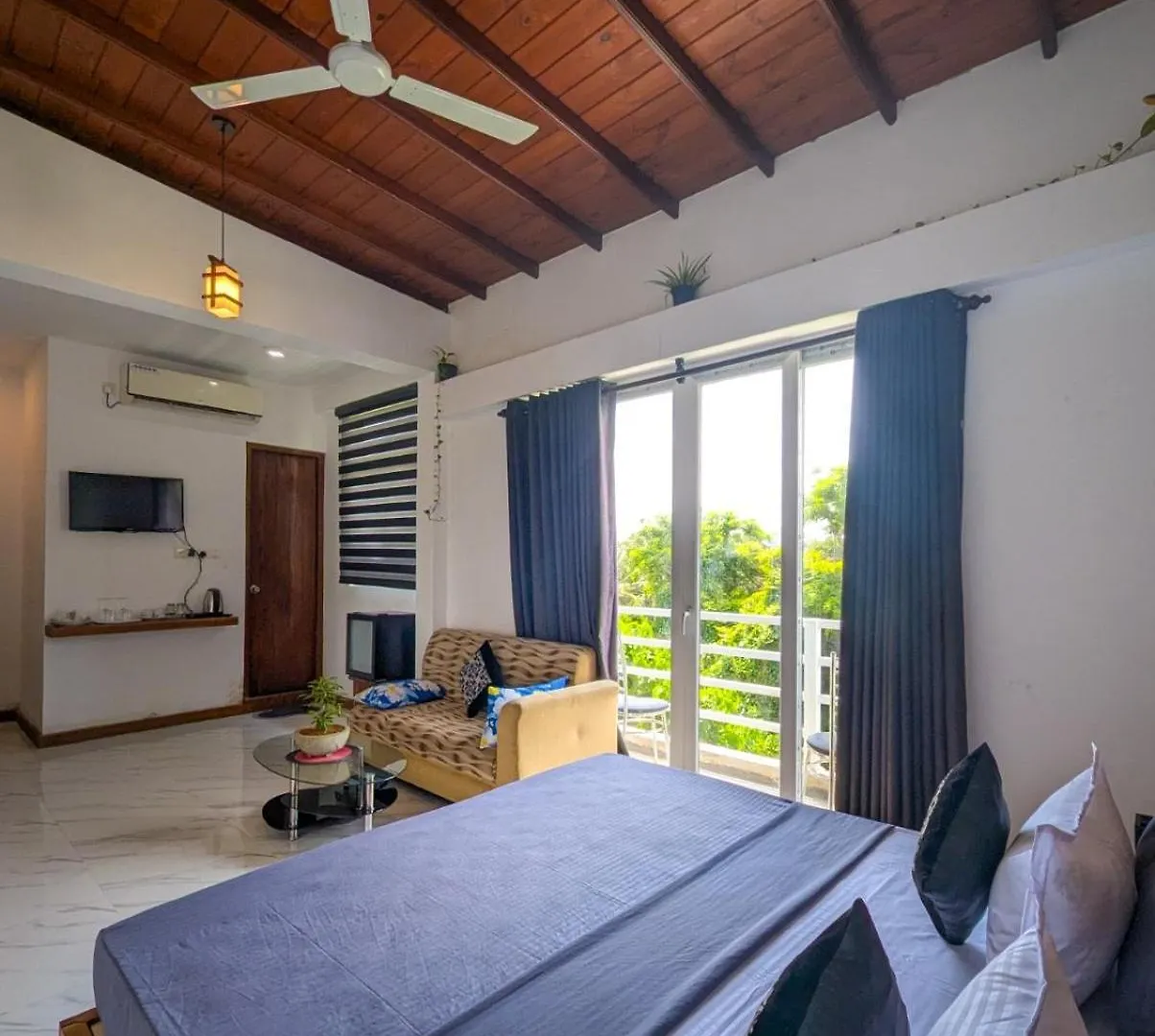 Airport Hotel By Cmb Apartments Negombo 2*,